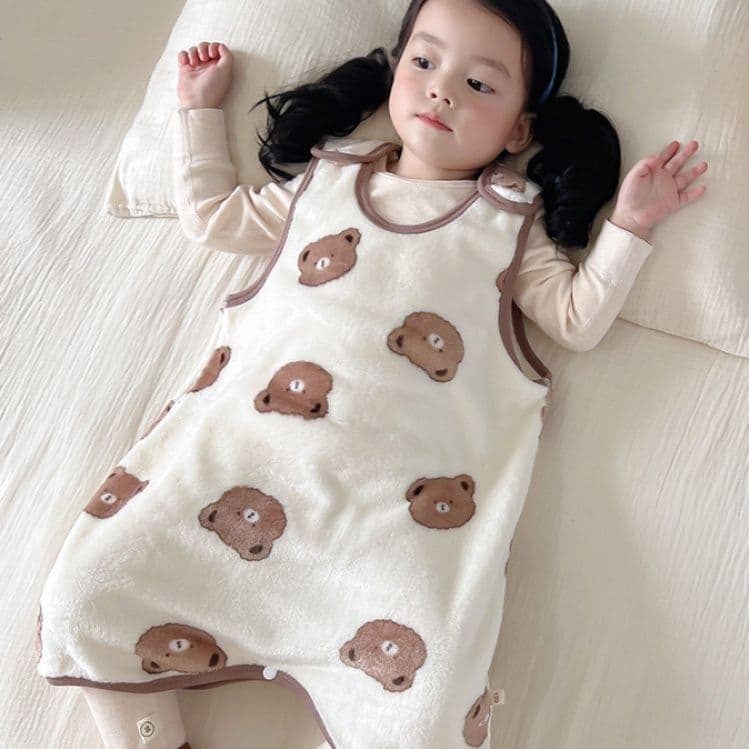 スリーパー 可愛い小熊刺繍の厚手ボアスリーパー