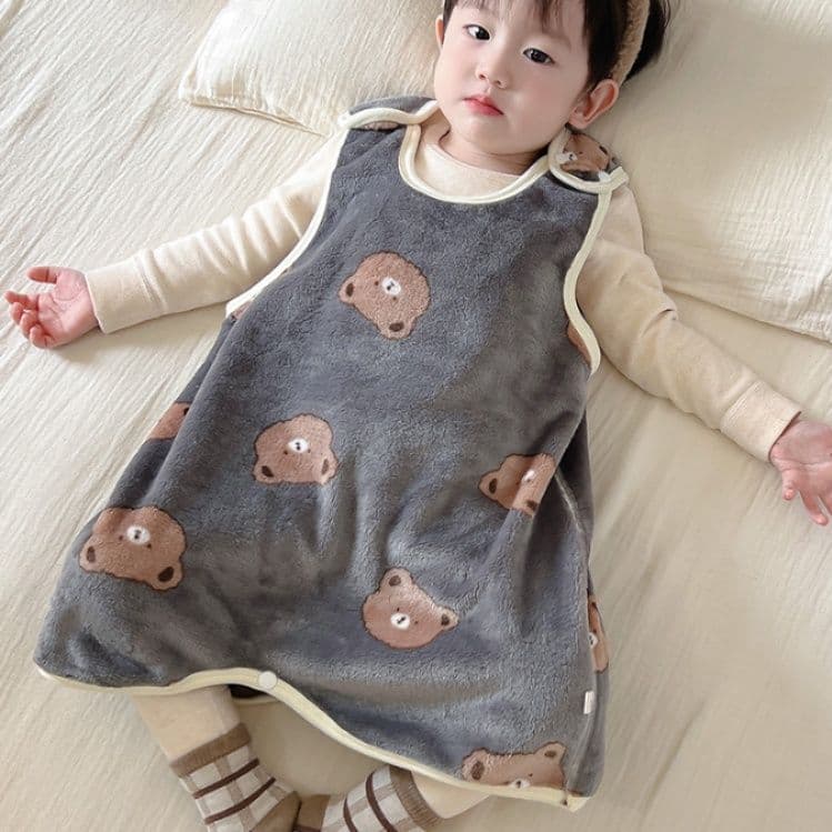 スリーパー 可愛い小熊刺繍の厚手ボアスリーパー