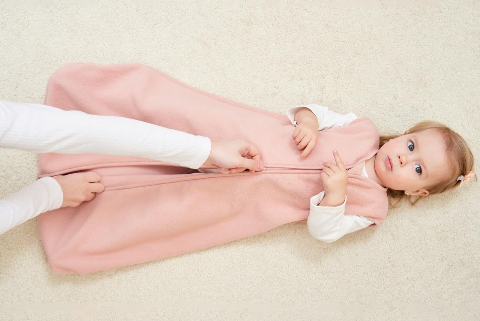 スリーパー 赤ちゃん用チャック付きふわふわ袖なしスリーパー