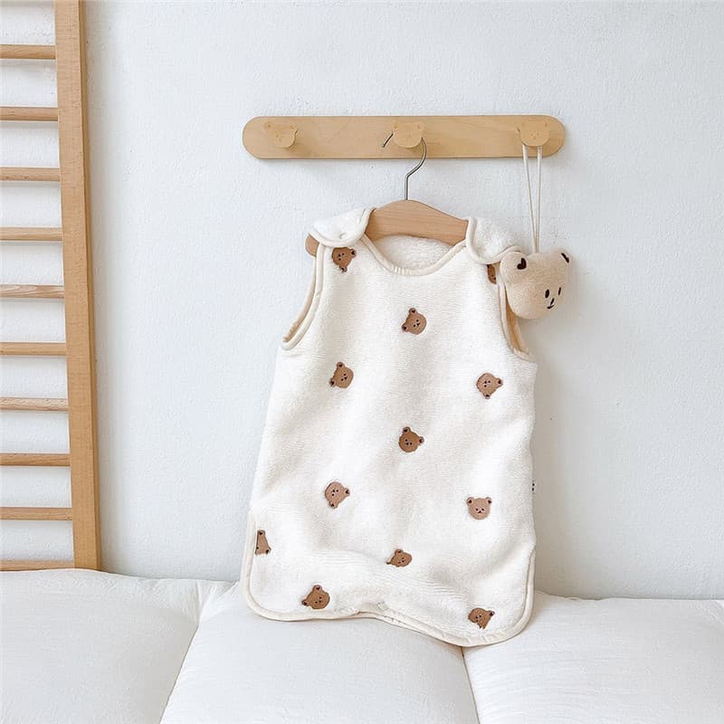 スリーパー 可愛い動物刺繍入り厚手ベビー用スリーパー